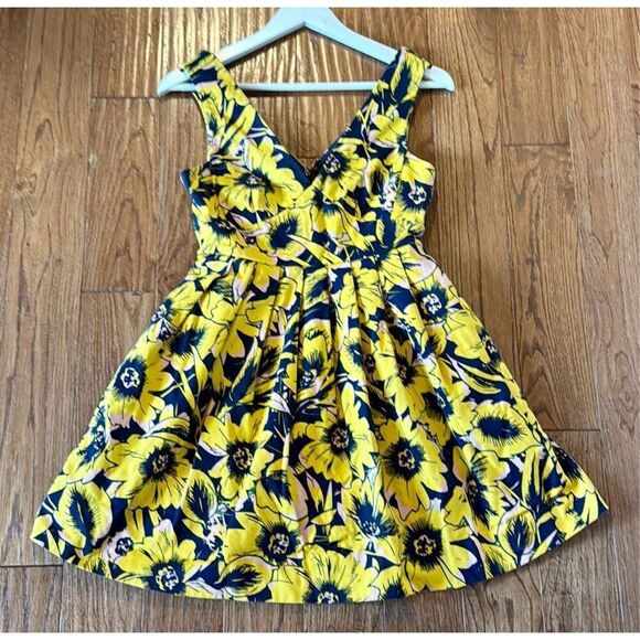 J.Crew floral pique yellow fit and flare sundress 2 petite - Picture 3 of 11